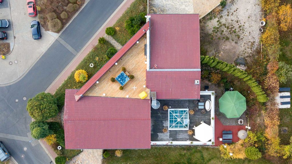 Architekturfotografie, Drohne: Luftaufnahme Haus mit Grundstück | Foto: Dieter Eikenberg, imprints