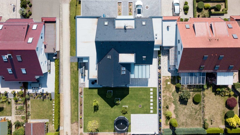 Architekturfotografie, Drohne: Luftaufnahme Haus mit Grundstück | Foto: Dieter Eikenberg, imprints