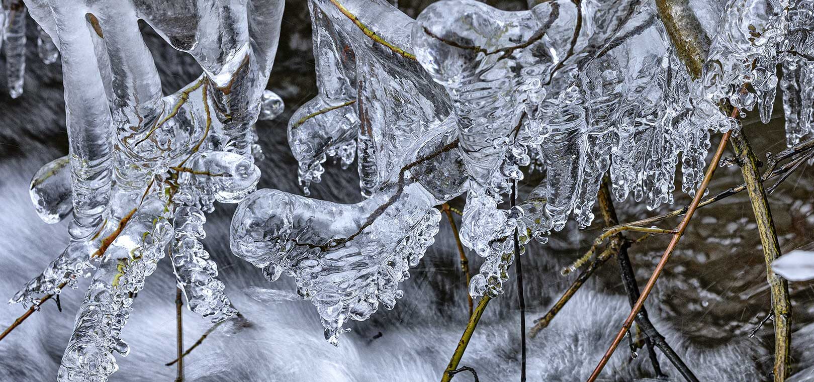 Eiskunst am Wegesrand (Feenhöhe, Harz)
