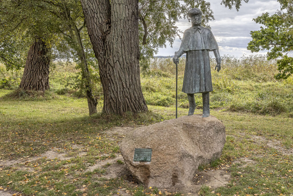 Caspar David Friedrich Denkmal in Lauterbach, Rügen- Skulptur des Rostocker Bildhauers Thomas Jastram